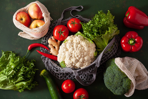 hedelmät vihanneksia uudelleenkäytettäviä mesh puuvilla laukku, muovi vapaa nolla jäte käsite - Valokuva, kuva