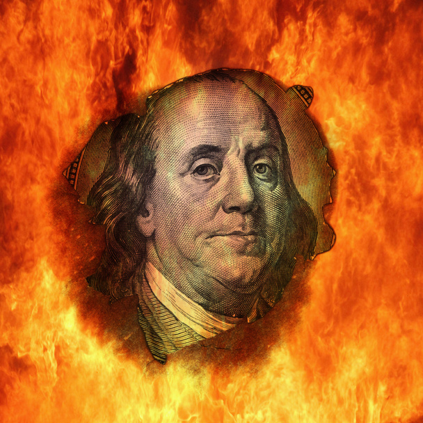 billete de dólar en llamas
 - Foto, imagen