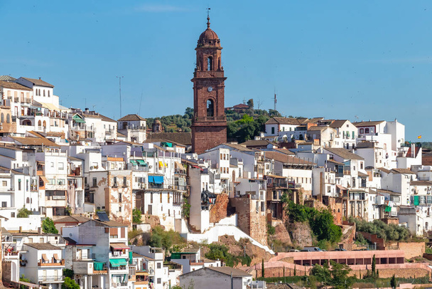 Blick auf das Dorf Montoro, eine Stadt und Gemeinde in der südspanischen Provinz Córdoba, im nord-zentralen Teil der autonomen Gemeinschaft Andalusien - Foto, Bild