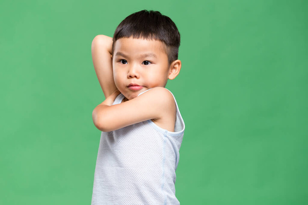 Aasialainen pieni poika tunne ärsyttävää - Valokuva, kuva