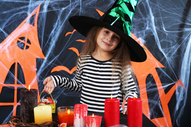 Little girl Witch - Foto, imagen