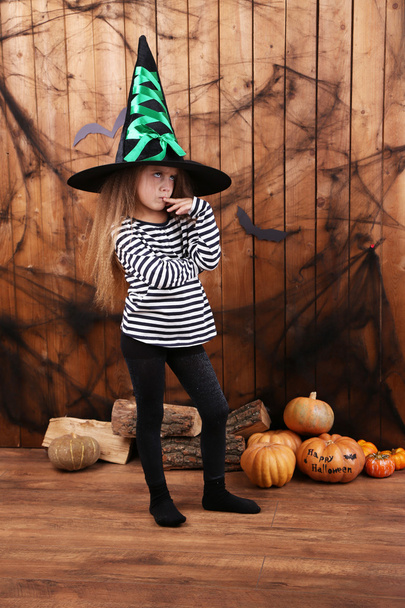Little girl Witch in hat - Φωτογραφία, εικόνα
