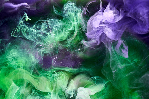 Green purple smoke abstract background, acrylic paint underwater explosion - Foto, afbeelding