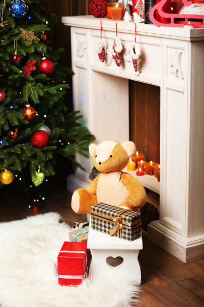 Teddy bear with gifts - Valokuva, kuva