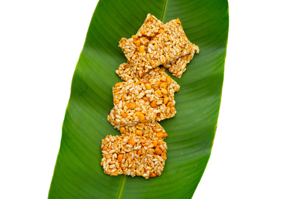 Krayasart, Thai crispy rice, peanut and sesame cereal bar - 写真・画像