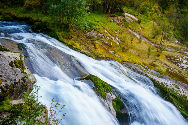 Fénykép a folyók a Jostedalsbreen Nemzeti Park Norvégia hosszú expozíció mozgás elmosódás - Fotó, kép