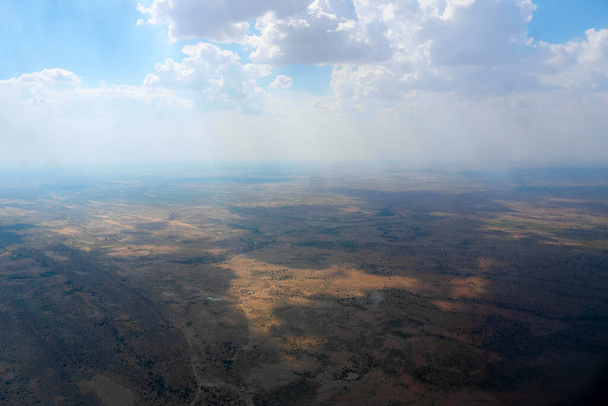 Άποψη της ερήμου Thar κάτω από ένα αεροπλάνο, Rajasthan, Ινδία. Οι έλικες και η έρημος thar στο πλαίσιο. - Φωτογραφία, εικόνα