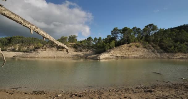 Lake of Claret zajištění období sucha, Herault oddělení, Francie - Záběry, video