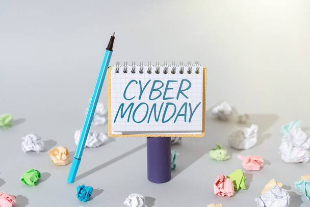 Légende conceptuelle Cyber Monday, Business showcase Terme marketing pour lundi après les vacances d'action de grâces aux États-Unis - Photo, image