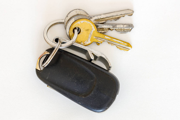 Ключ для будинку та автомобіля під ключ
 - Фото, зображення