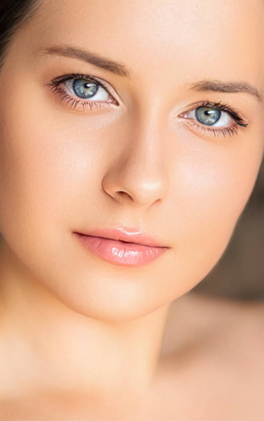 Perfect skin and beauty look, beautiful face of young woman for skincare cosmetics and cosmetology, close-up portrait - Fotoğraf, Görsel