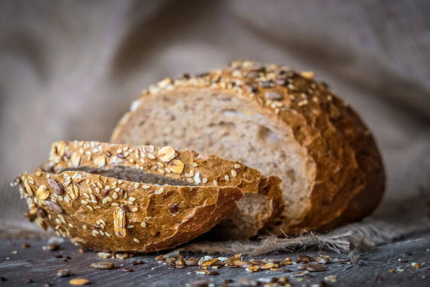 Čerstvě upečená bochník chleba právě z pekárny - Fotografie, Obrázek