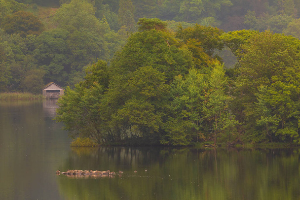 Uitzicht op het Rydal Water gebied met, meer in het centrale deel van het Engels Lake District, tussen Grasmere en Ambleside in de Rothay Valley. Verenigd Koninkrijk. - Foto, afbeelding
