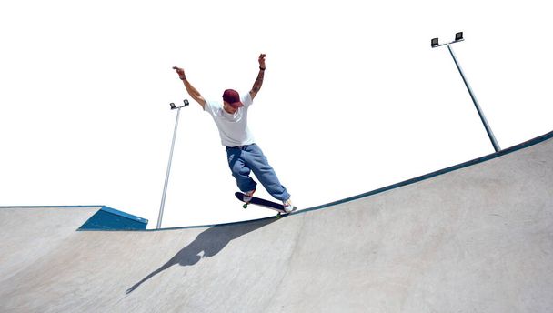 Скейтбордист робить трюк ізольовано на білому тлі
 - Фото, зображення