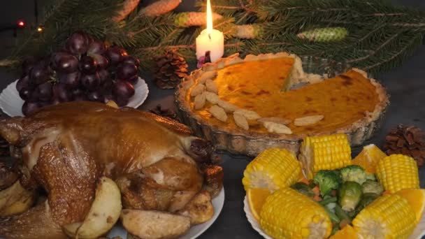 Fijne Thanksgiving Dag! herfstvakantie. Kip of kalkoen. Romantisch diner. Thanksgiving Dag - Video