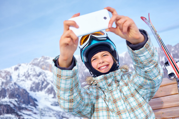 Girl has a fun on ski - Valokuva, kuva