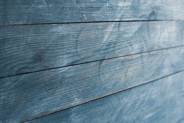 Texture de fond en bois de couleur vintage avec nœuds et trous d'ongles. Vieux mur en bois peint. Panneaux horizontaux sombres en bois. Vue de face avec espace de copie.  - Photo, image