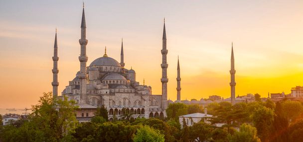 De blauwe moskee (Sultanahmet Camii) in Istanboel. Istanboel, Turkije. - Foto, afbeelding