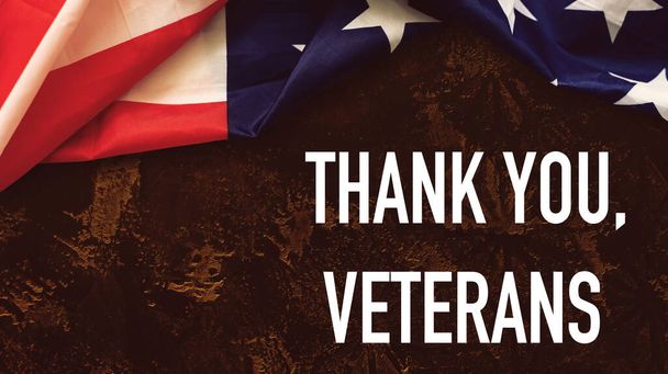 tekt dank u veteranen met de Amerikaanse vlag. - Foto, afbeelding