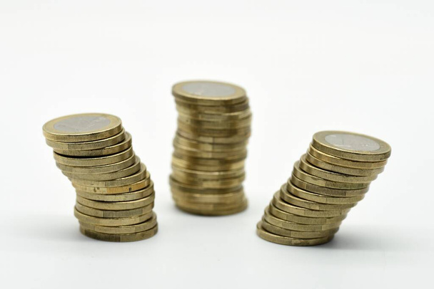 Detalhe de várias pilhas de moedas de euro - Foto, Imagem