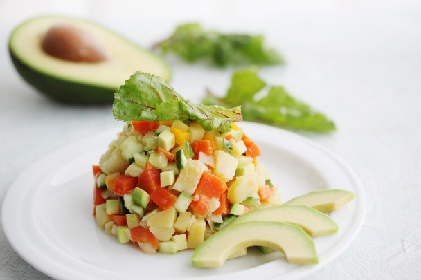 салат с авокадо и свеклой
 - Фото, изображение