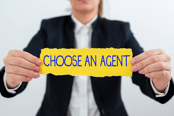 Выбрать агента Выбрать кого-то, кто выбирает решения от вашего имени, бизнес-идея Выбрать кого-то, кто выбирает решения от вашего имени - Фото, изображение