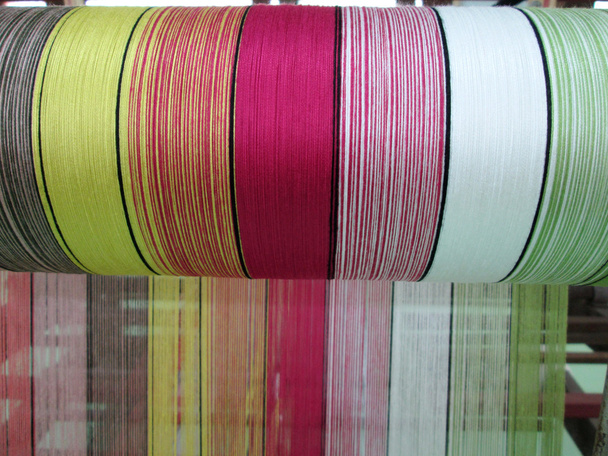  Webfäden für die Textilindustrie - Foto, Bild