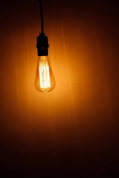 Żarówka lampy z ciepłym światłem - Zdjęcie, obraz