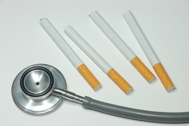 Cigarette and stethoscope - Zdjęcie, obraz