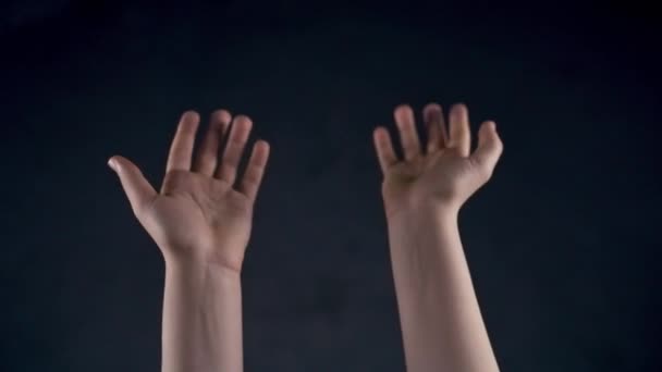 Hand touch metaverse teknologia futuristinen digitaalinen yhteys lähikuva. Virtuaalitodellisuuskyberpunk. Nimetön pelaaja nauttia verkossa tulevaisuudessa. Internet peli innovaatio käsite  - Materiaali, video