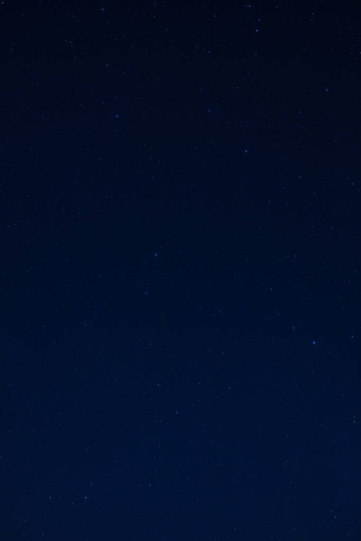 Sterne der Milchstraße und Sternbilder am Abendhimmel. - Foto, Bild