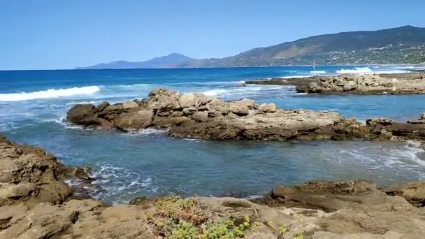 Palinuro, Campania, Italië - 18 september 2022: Overzicht van het strand van Le Saline - Video