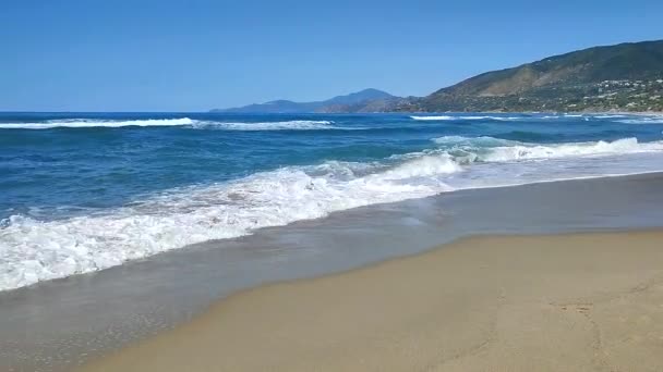 Palinuro, Campania, Italië - 18 september 2022: Overzicht van het strand van Le Saline - Video