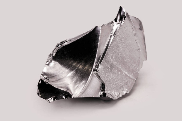 Πυρίτιο, μετάλλευμα που χρησιμοποιείται στη βιομηχανία στην κατασκευή ημιαγωγών ηλεκτρονικού εξοπλισμού, copyspace - Φωτογραφία, εικόνα