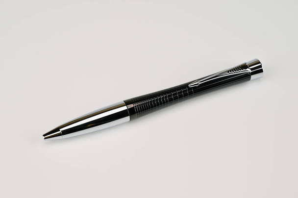 A small steel ball is built into the pen tip and the core does not protrude. - Photo, Image