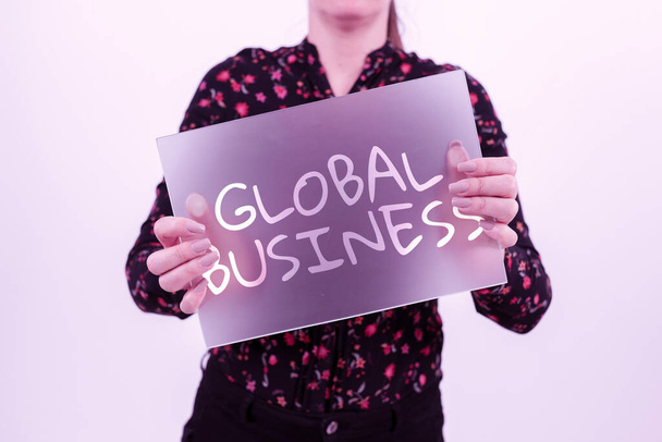 Escribir mostrando texto Global BusinessTrade y sistema de negocios una empresa que hace en todo el mundo, Enfoque de negocios Comercio y sistema de negocios una empresa que hace en todo el mundo - Foto, imagen