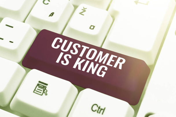 Ručně psané znamení Zákazník je KingServe pozorně a řádně Dodávat potřeby naléhavě, Obchodní přehled Sloužit pozorně a řádně Dodávat potřeby naléhavě - Fotografie, Obrázek