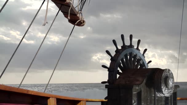 το πηδάλιο του vintage πειρατικού πλοίου καθιστούν 3d - Πλάνα, βίντεο