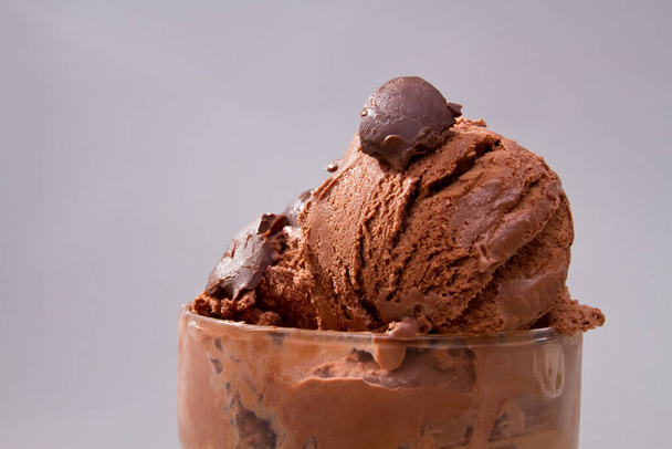 Delicious chocolate ice cream for dessert - Фото, зображення