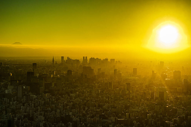 Tokió felhőkarcolók és a Mt. Fudzsi. Lövöldözés helye: Sumida -ku, Tokió - Fotó, kép