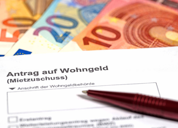 Formulier "Antrag auf Wohngeld", vertaling "Aanvraag voor huisvestingsuitkering" - Foto, afbeelding