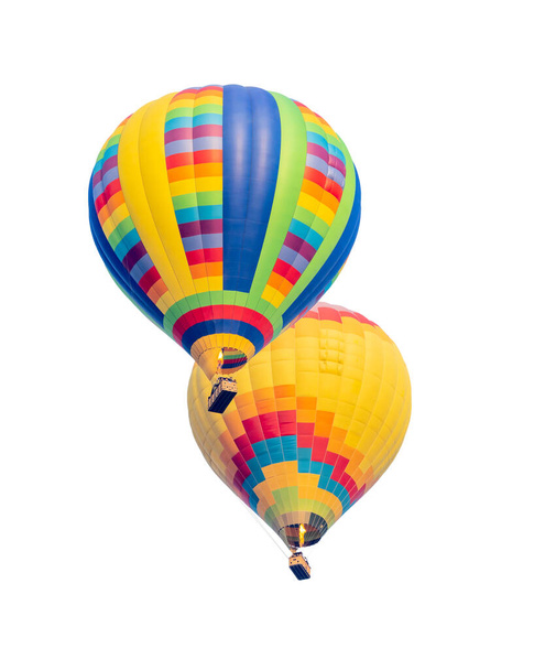 Δύο αερόστατα θερμού αέρα απομονωμένα σε λευκό φόντο. - Φωτογραφία, εικόνα