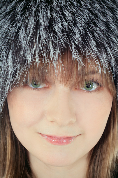 Fashion female in fur hat close up - Fotografie, Obrázek