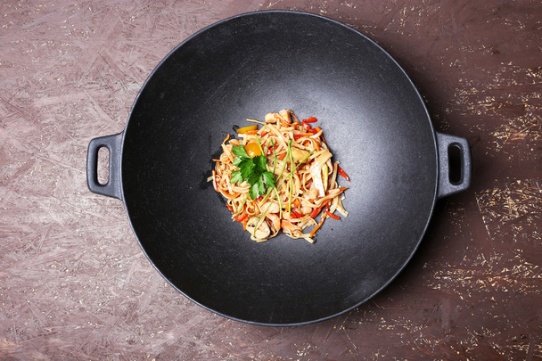 Chinese noodles with vegetables - Fotografie, Obrázek