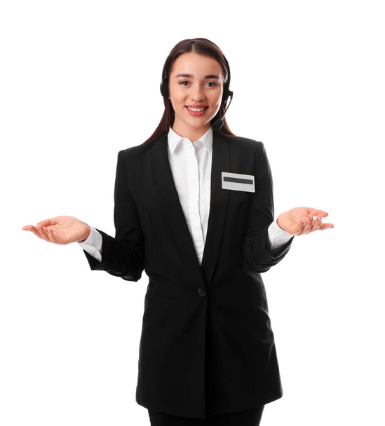 Portrait de réceptionniste avec casque sur fond blanc - Photo, image