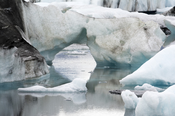 Icebergs in the Jokulsarlon Glacier Lagoon, Iceland - Foto, immagini