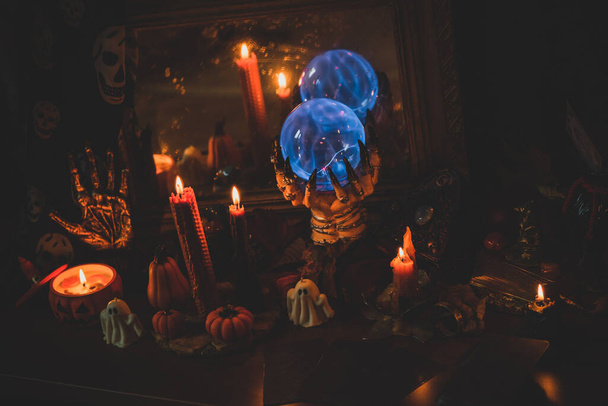 Μαγικά πράγματα για το Halloween, διακόσμηση και σχεδιασμό για το κόμμα, close up λεπτομέρειες, έννοια γιορτή - Φωτογραφία, εικόνα