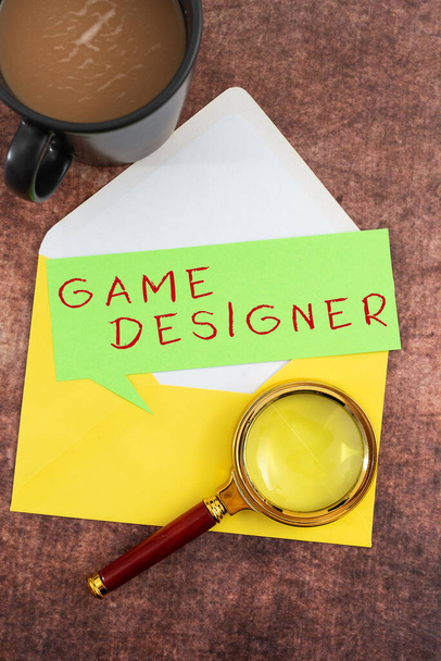 ゲームデザイナー、コンセプチュアル・フォト・キャンペーナー・ピクセル・スクリプティング・プログラマーのサインが表示されます。 - 写真・画像