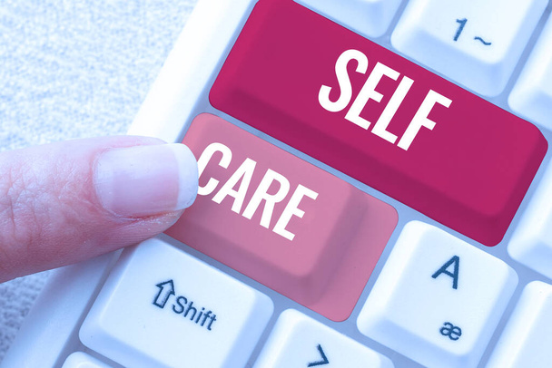 Textový nápis ukazující Self Care, Business přístup Poskytněte pohodlí vlastnímu tělu bez profesionálního konzultanta - Fotografie, Obrázek
