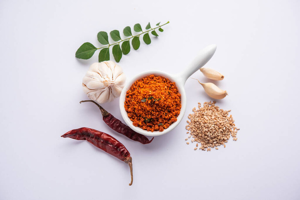 Sezam czosnek chili suchy chutney proszku, Til Lahsun chutney, indyjskie danie boczne lub przyprawy - Zdjęcie, obraz